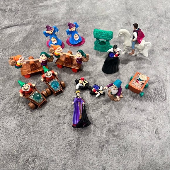 Disney | Toys | Vintage Snow White And The Seven Dwarfs Toy Set ...